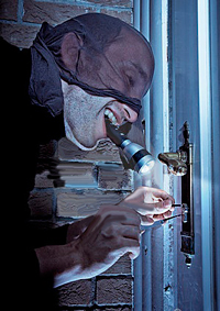 как защитить дверь квартиры от взлома